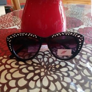 NWT Betsey Johnson sunglasses